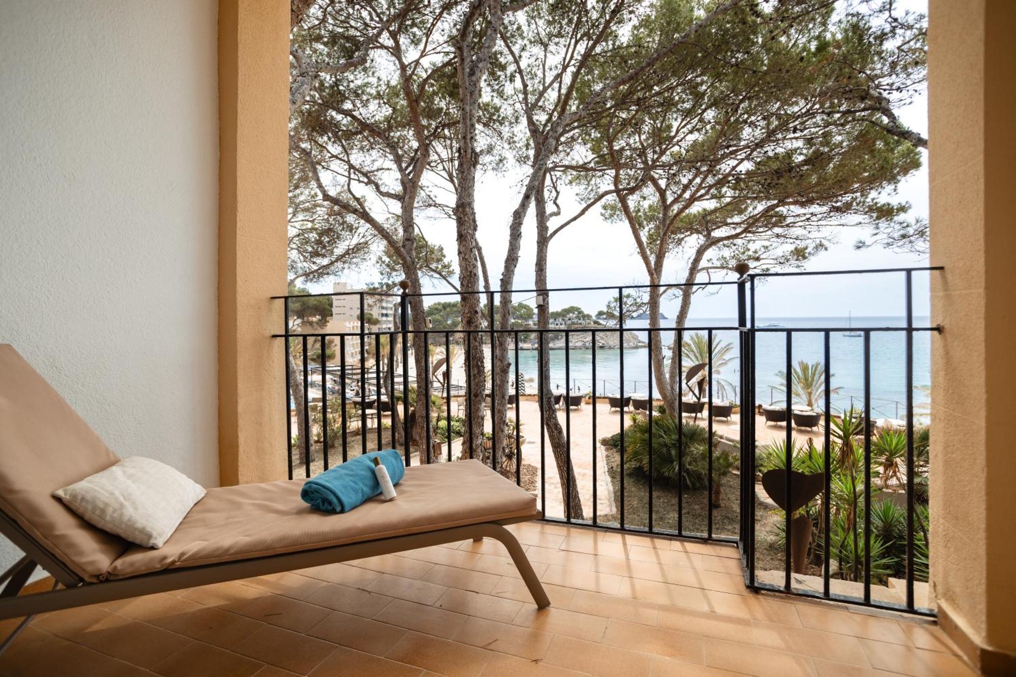 Secrets Mallorca Villamil Resort & Spa - Adults Only Peguera Eksteriør bilde A room at the hotel