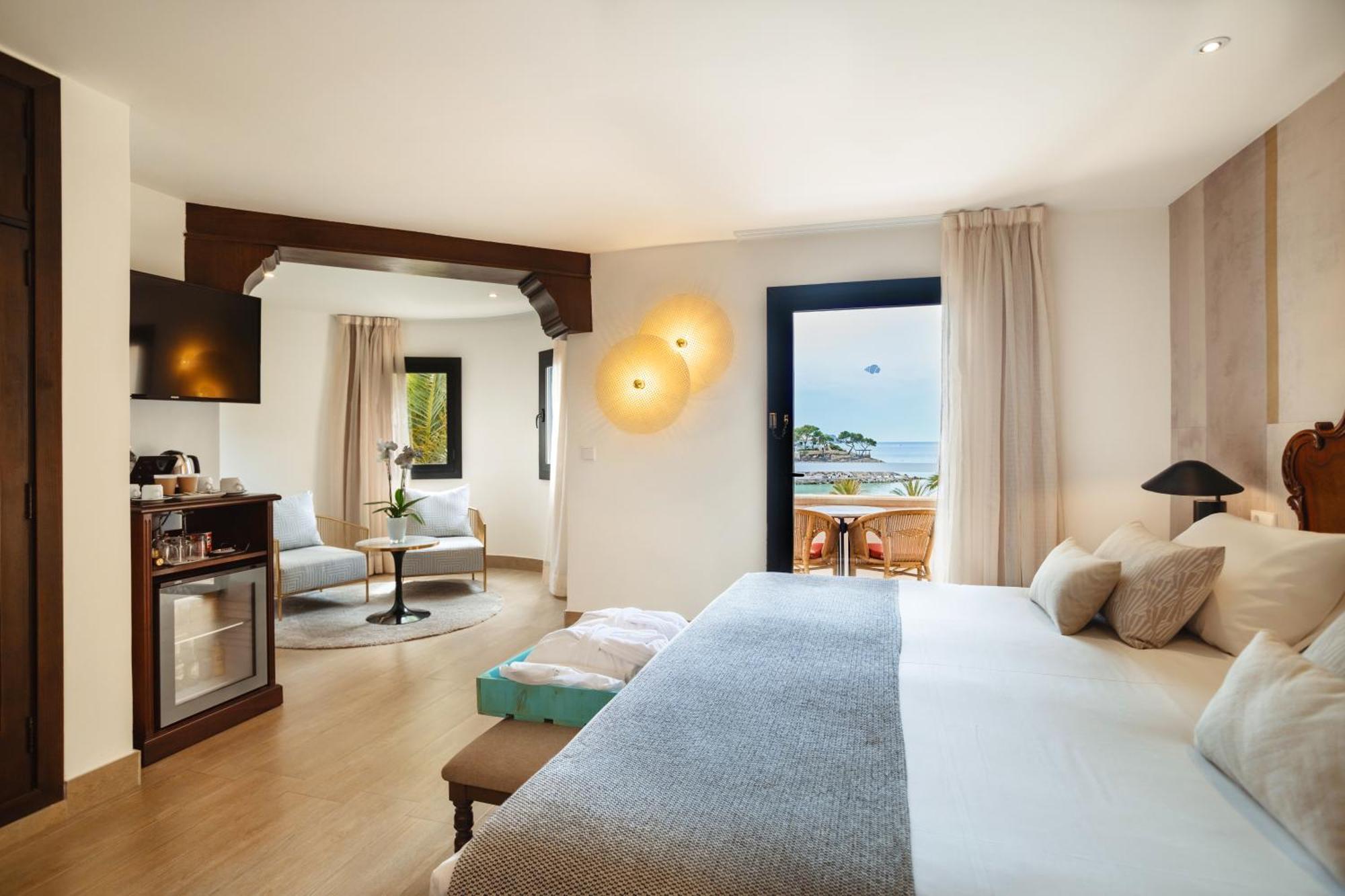 Secrets Mallorca Villamil Resort & Spa - Adults Only Peguera Eksteriør bilde A room at the hotel