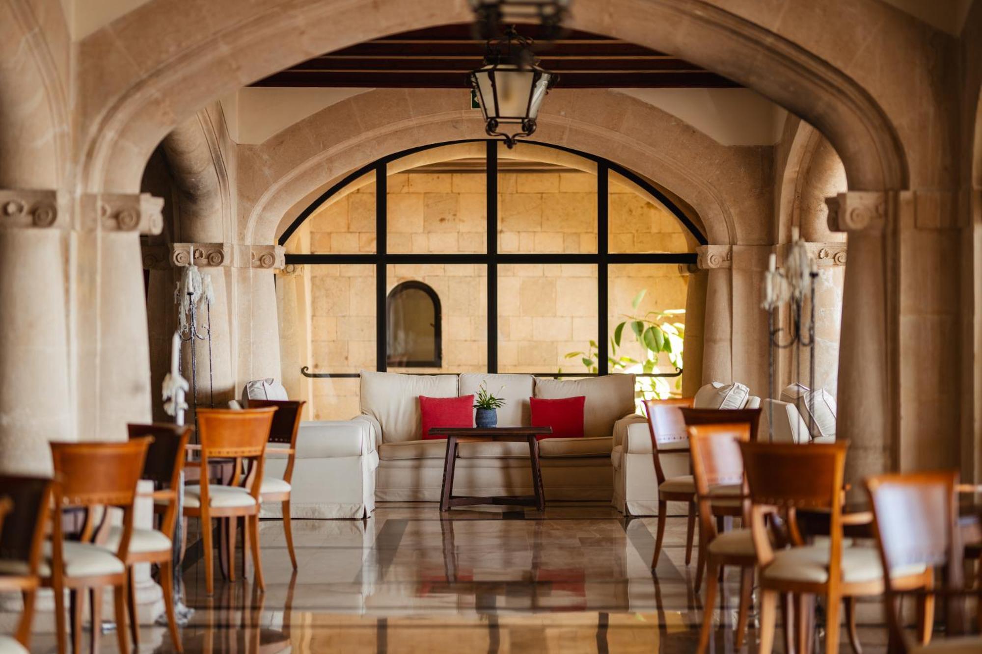 Secrets Mallorca Villamil Resort & Spa - Adults Only Peguera Eksteriør bilde The lobby of the hotel